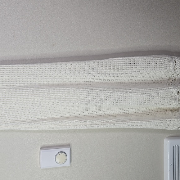 DH New York  Elegant White Knit Crochet Maxy Dress Size XS. - Picture 3 of 8